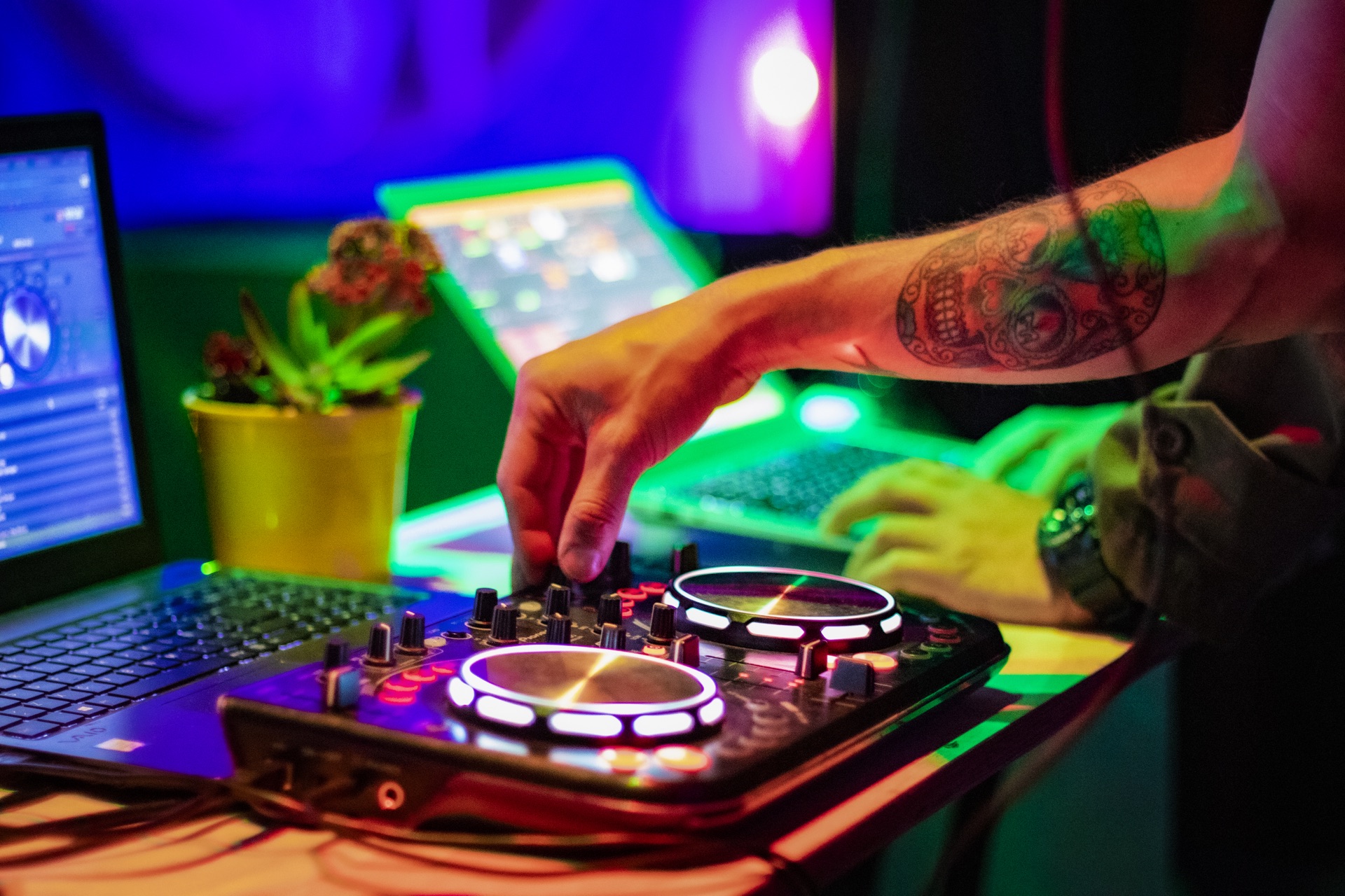 Tano Verón y DJ Coque